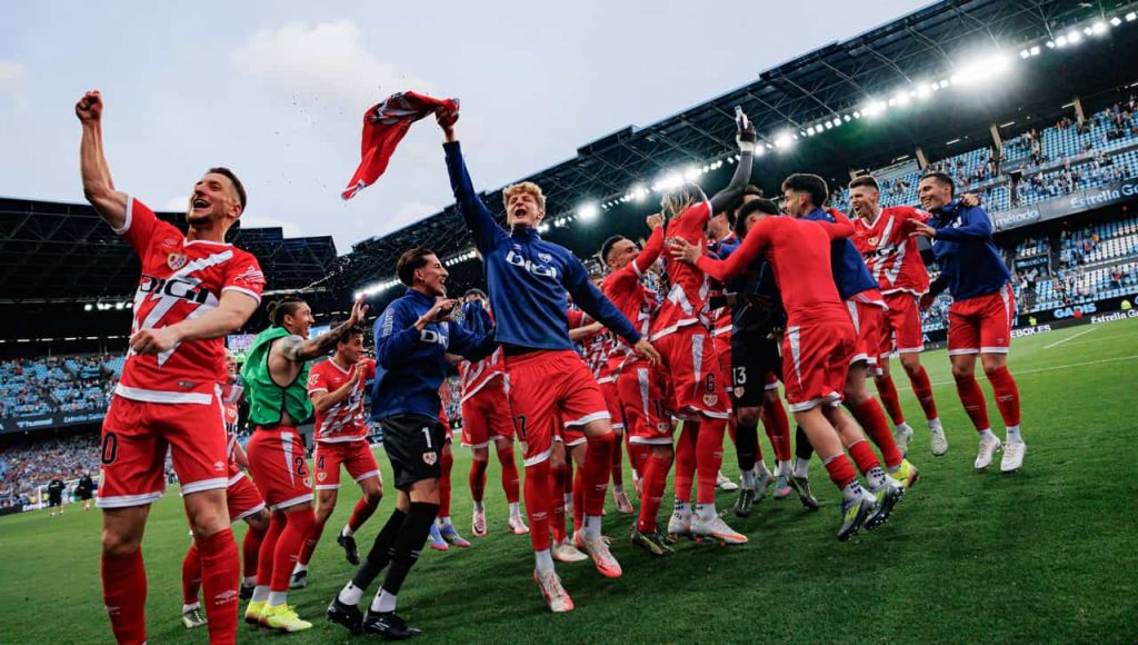 El Rayo Vallecano celebrando una victoria - Cordon Press