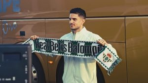 Marc Bartra con una bufanda