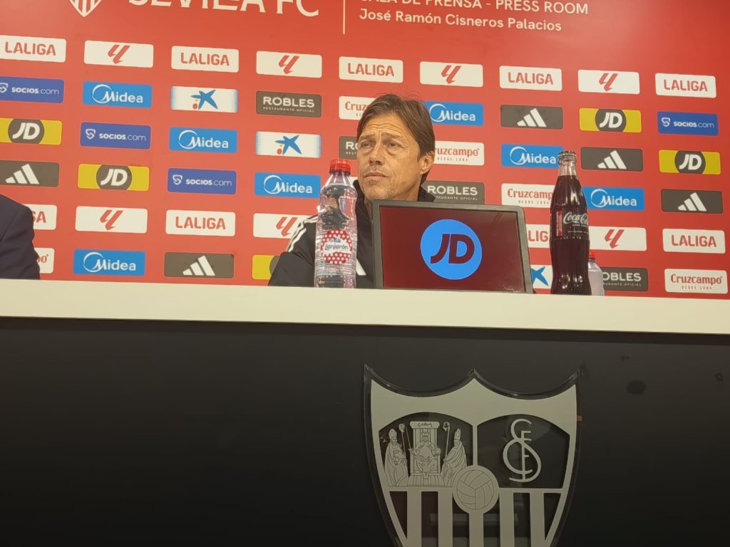 Matías Almeyda en la rueda de prensa hoy