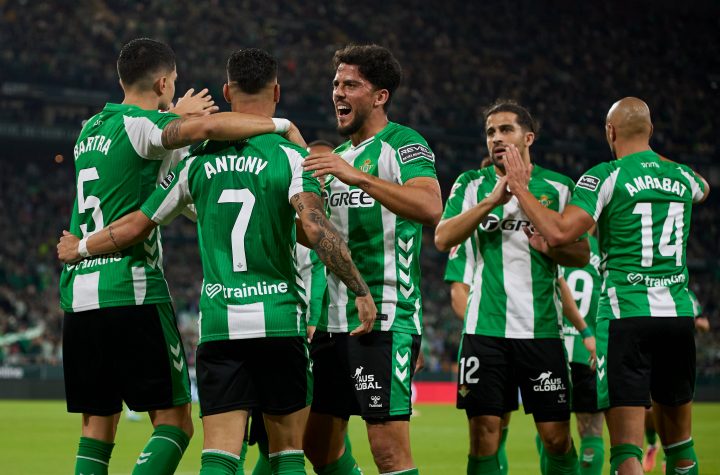 Los jugadores del Betis celebrando un gol